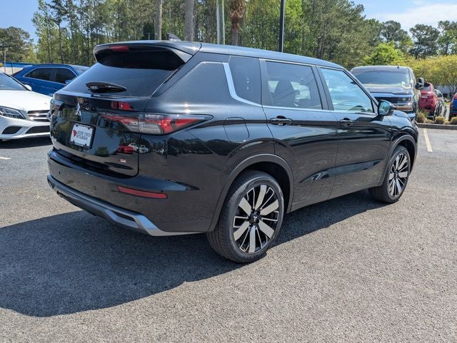 2026 Mitsubishi Outlander Base