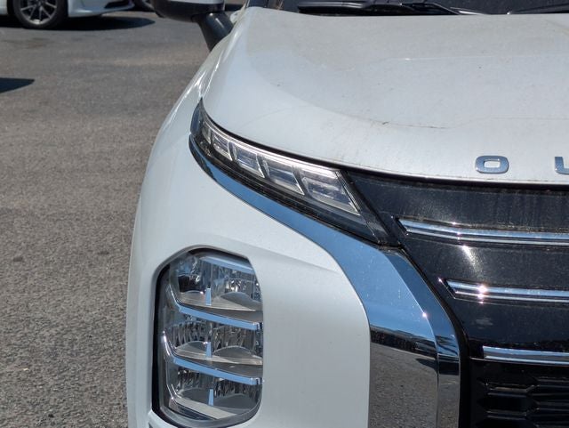 2026 Mitsubishi Outlander Base