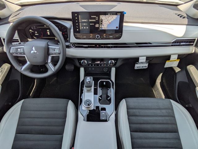 2026 Mitsubishi Outlander Base