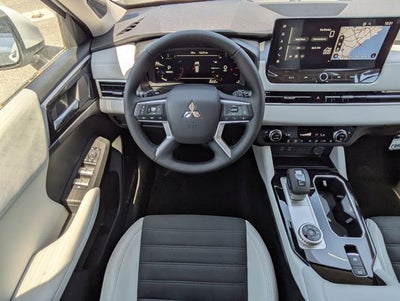 2026 Mitsubishi Outlander Base