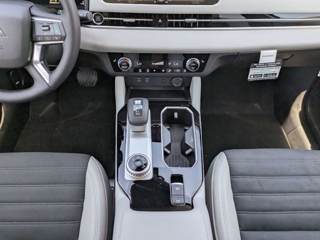 2026 Mitsubishi Outlander Base