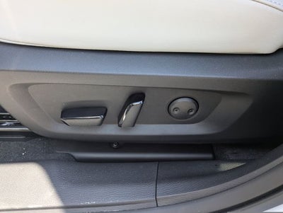 2026 Mitsubishi Outlander Base