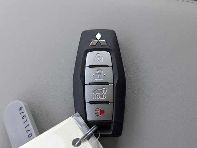 2026 Mitsubishi Outlander Base