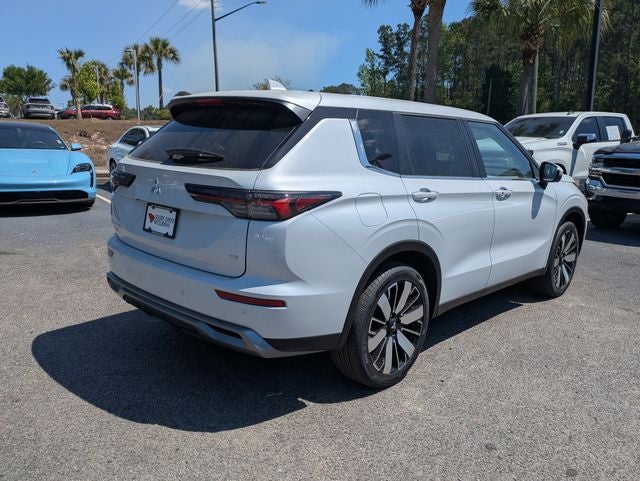 2026 Mitsubishi Outlander Base