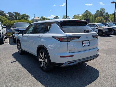 2026 Mitsubishi Outlander Base
