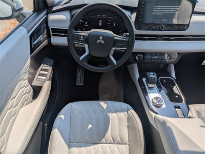 2025 Mitsubishi Outlander SEL