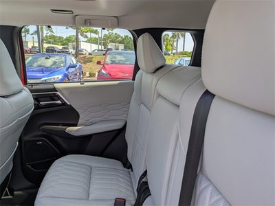 2025 Mitsubishi Outlander SEL