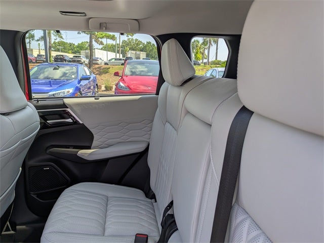 2025 Mitsubishi Outlander SEL