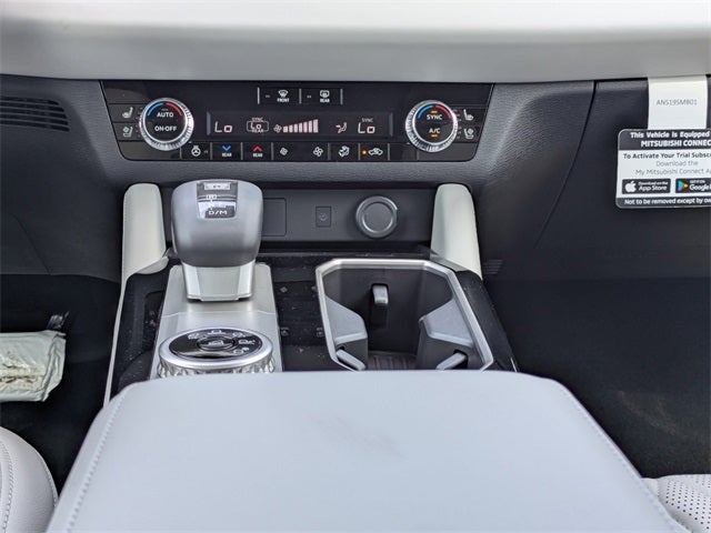 2025 Mitsubishi Outlander SEL