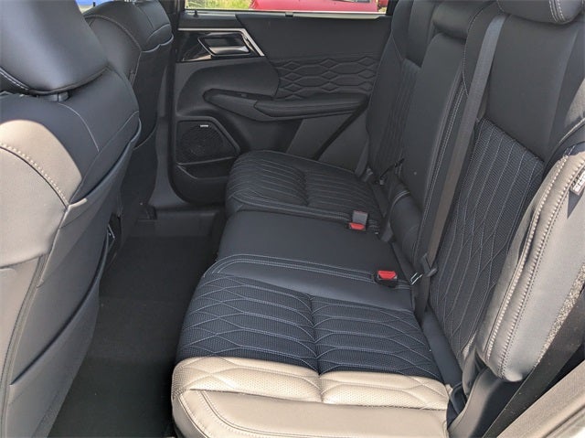 2025 Mitsubishi Outlander SEL