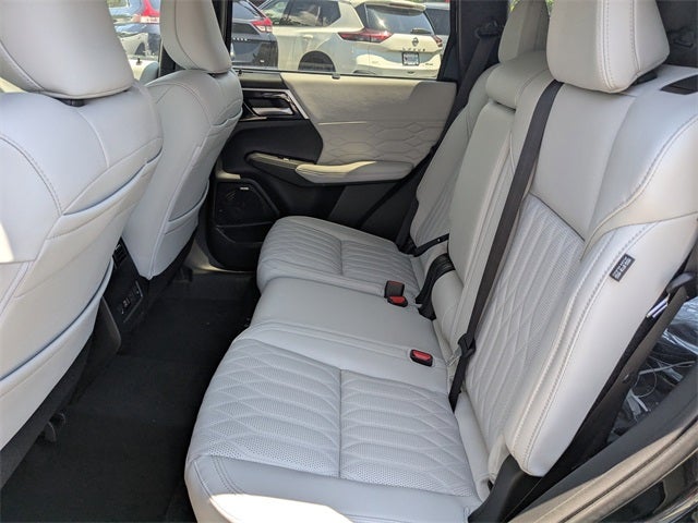 2025 Mitsubishi Outlander SEL