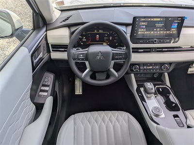 2025 Mitsubishi Outlander SEL