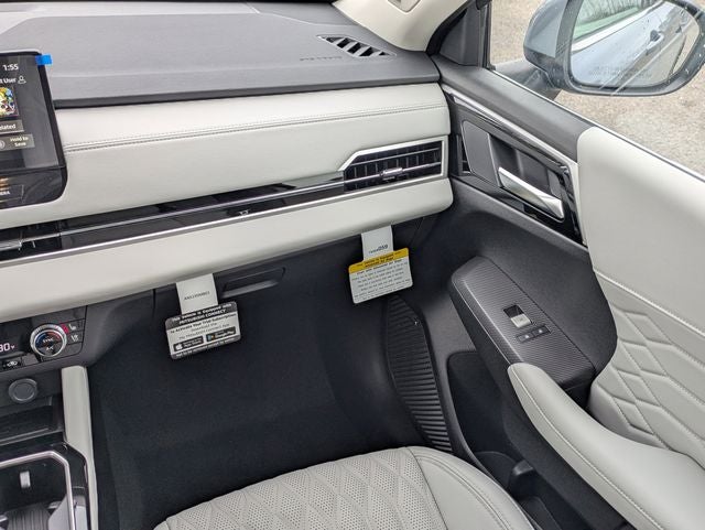 2026 Mitsubishi Outlander Base