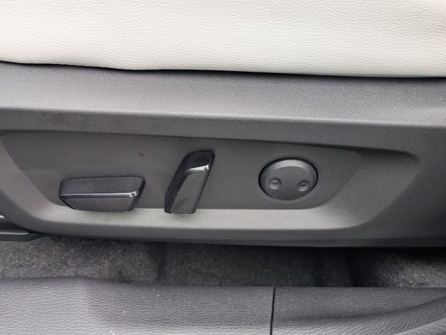 2026 Mitsubishi Outlander Base