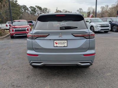 2026 Mitsubishi Outlander Base