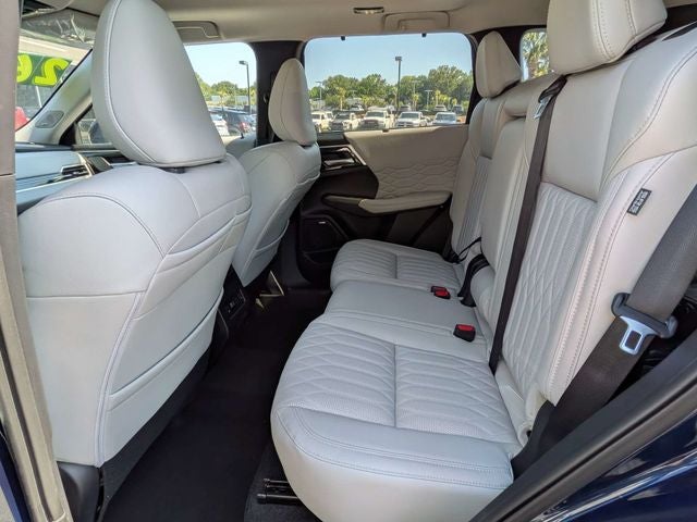 2026 Mitsubishi Outlander Base