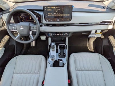 2026 Mitsubishi Outlander Base