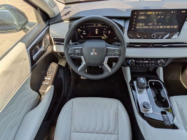 2026 Mitsubishi Outlander Base