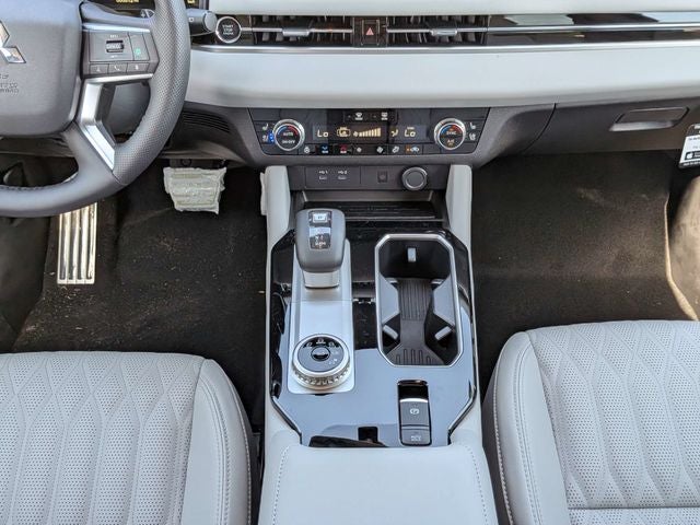 2026 Mitsubishi Outlander Base