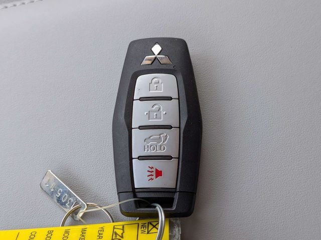 2026 Mitsubishi Outlander Base
