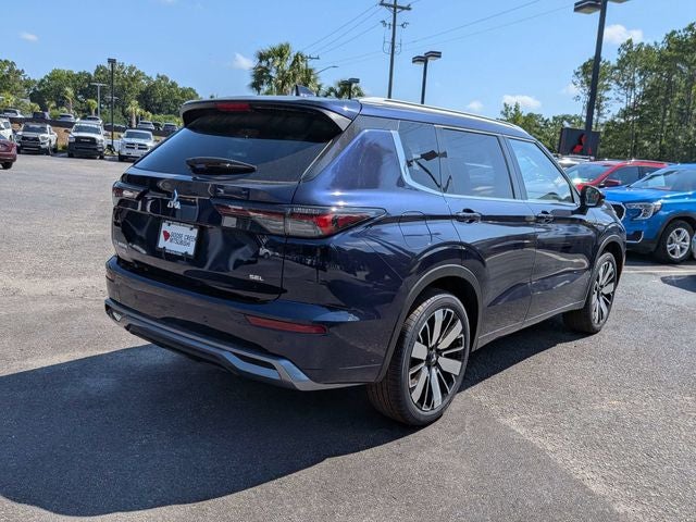 2026 Mitsubishi Outlander Base