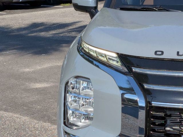 2026 Mitsubishi Outlander Base