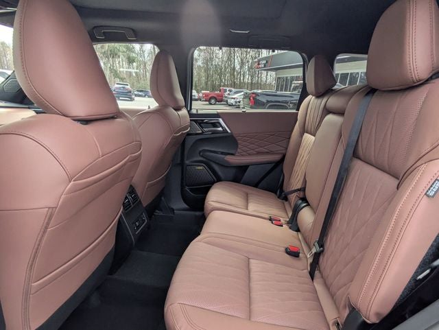 2026 Mitsubishi Outlander Base
