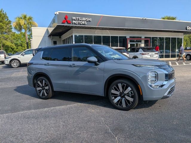 2026 Mitsubishi Outlander Base