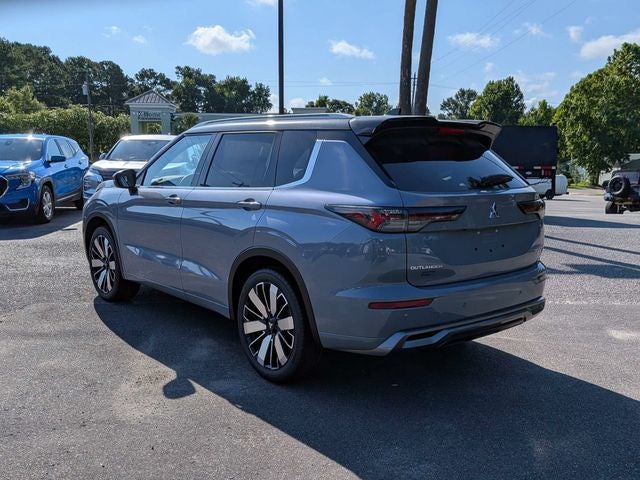 2026 Mitsubishi Outlander Base
