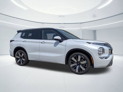 2026 Mitsubishi Outlander Base