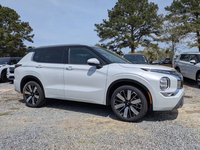 2026 Mitsubishi Outlander Base