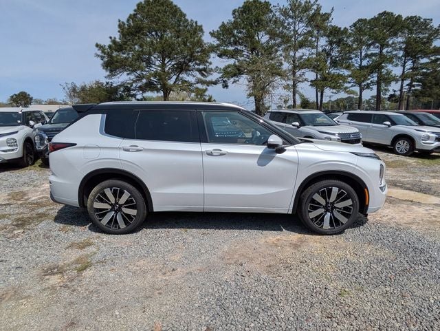 2026 Mitsubishi Outlander Base