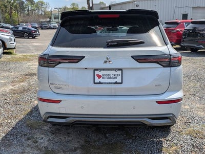 2026 Mitsubishi Outlander Base