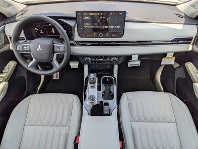 2026 Mitsubishi Outlander Base