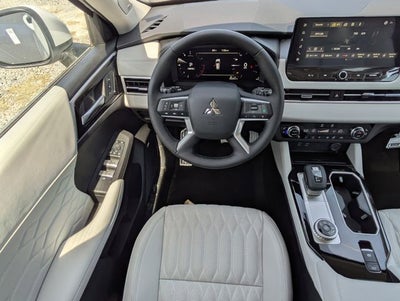 2026 Mitsubishi Outlander Base