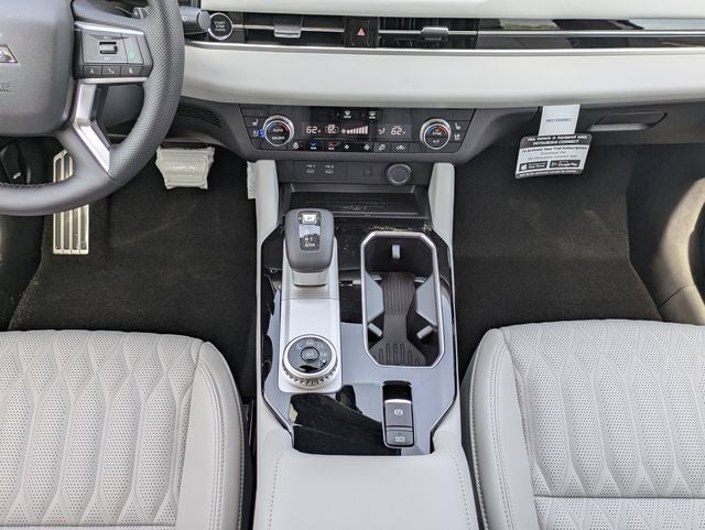 2026 Mitsubishi Outlander Base