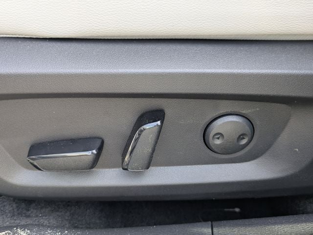 2026 Mitsubishi Outlander Base