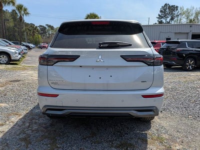 2026 Mitsubishi Outlander Base