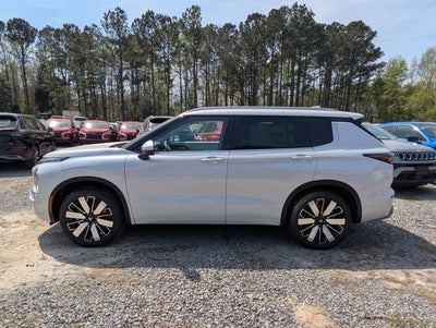 2026 Mitsubishi Outlander Base