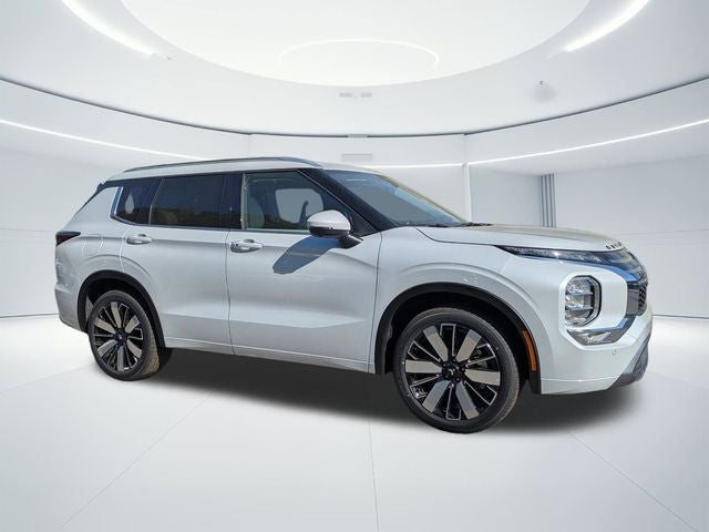 2026 Mitsubishi Outlander Base