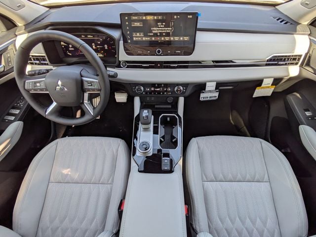 2026 Mitsubishi Outlander Base