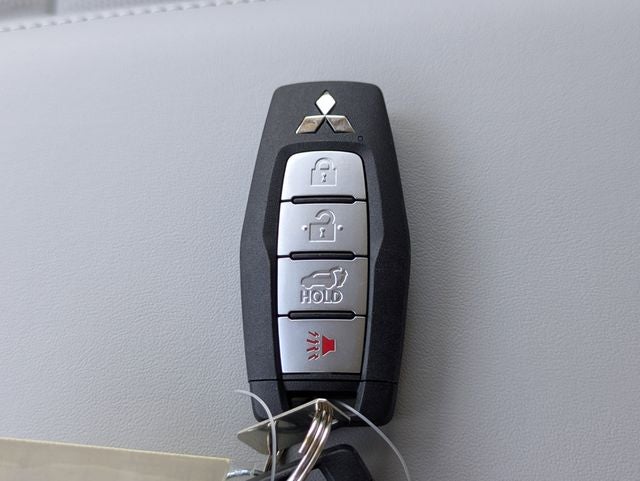 2026 Mitsubishi Outlander Base