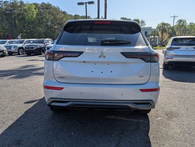 2026 Mitsubishi Outlander Base