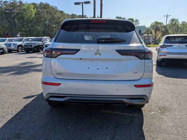 2026 Mitsubishi Outlander Base