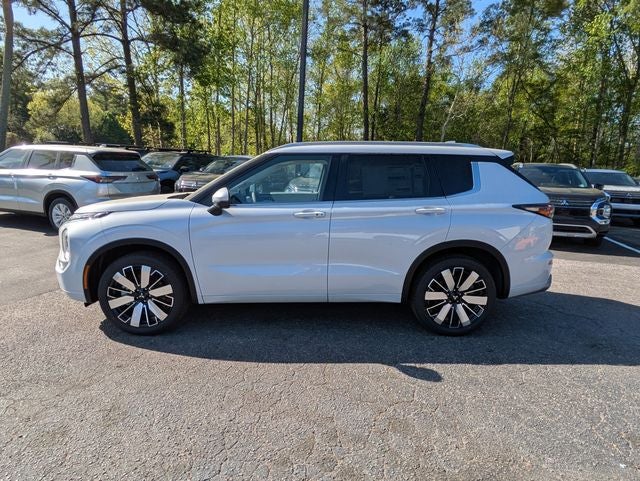 2026 Mitsubishi Outlander Base