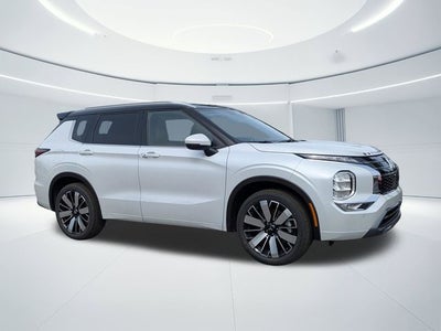 2026 Mitsubishi Outlander Base