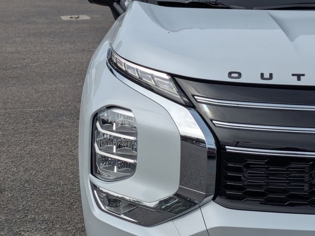 2026 Mitsubishi Outlander Base