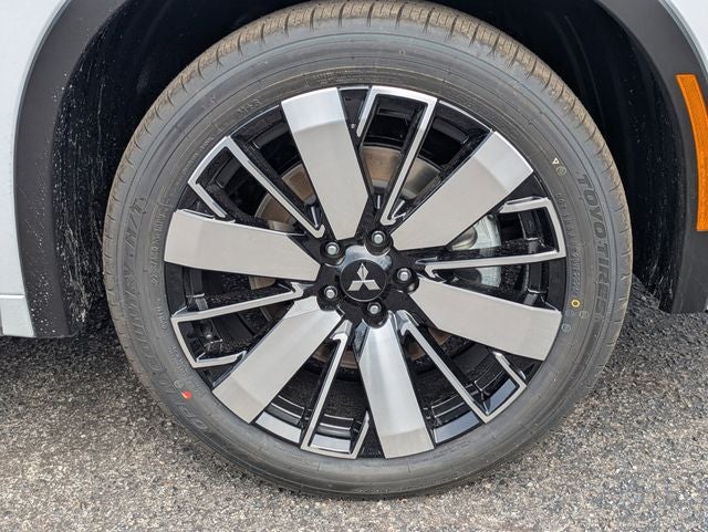 2026 Mitsubishi Outlander Base