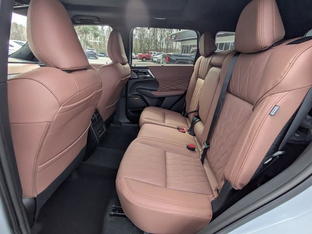 2026 Mitsubishi Outlander Base