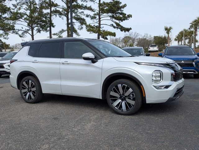 2026 Mitsubishi Outlander Base